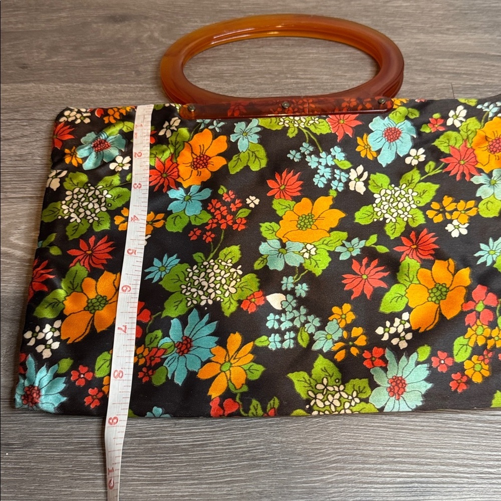 Vintage Floral Print Expandable Bag with Amber Lucite Handles - Picture 16 of 17